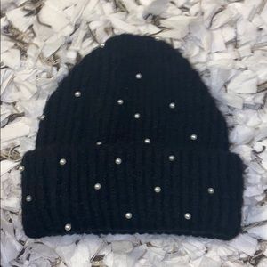 Black/Pearl beanie
